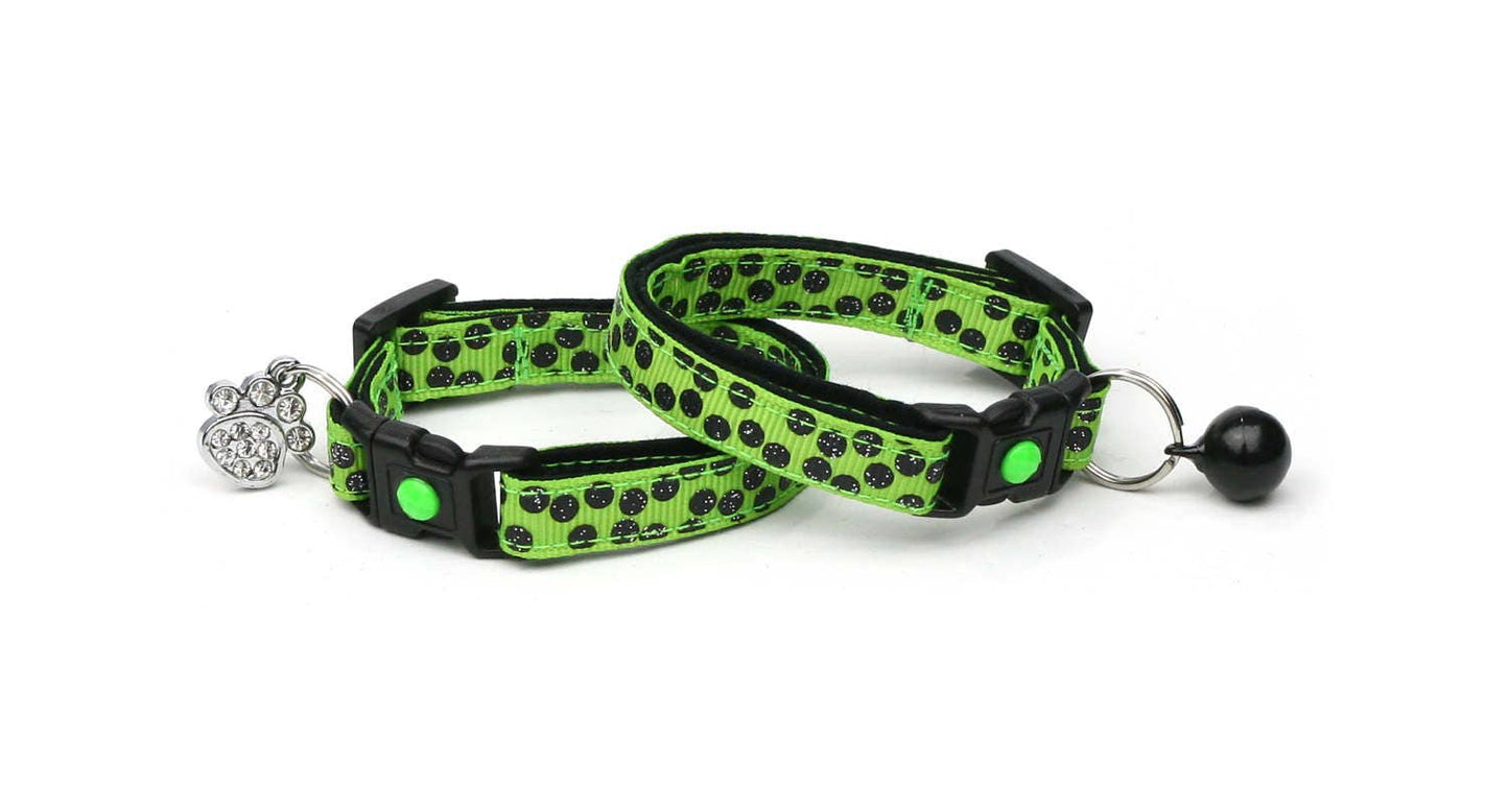 Black Dots on Bright Green Cat Collar Pugs2Persians